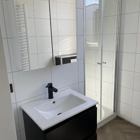בקתה Type Cube Comfort 6 Persons